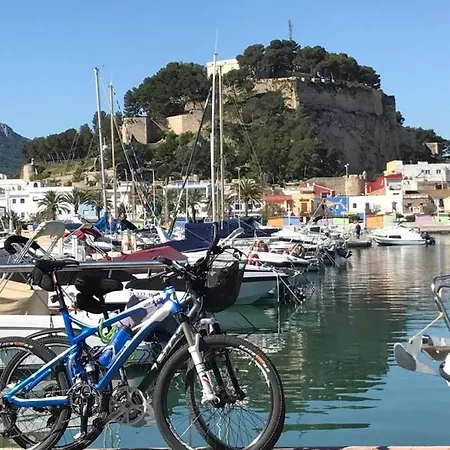 Apto. Con Gran Terraza Y Acceso Directo A Piscina. Denia